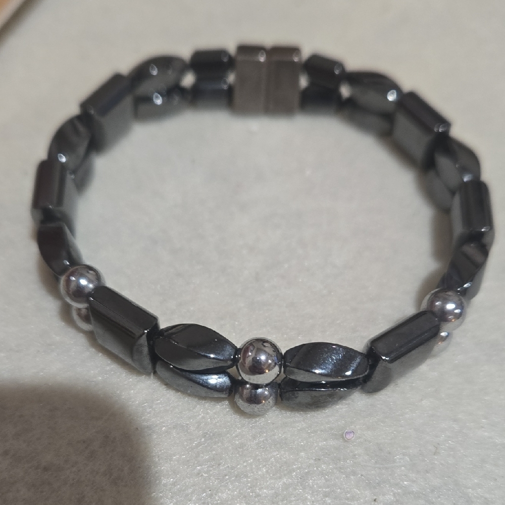 Elegant Hematite and Silver Bracelet